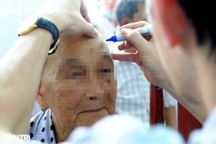 Vì sao bác sĩ mổ phaco duy nhất của Bệnh viện Nhân dân 115 TPHCM nghỉ việc?