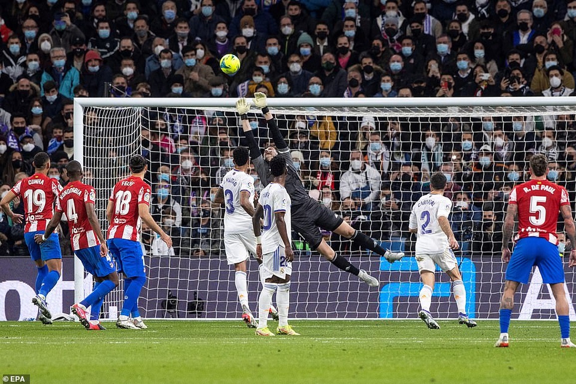 Real Madrid đánh bại Atletico, Barcelona chìm sâu vào khủng hoảng - 5 Real Madrid đánh bại Atletico, Barcelona chìm sâu vào khủng hoảng - 5