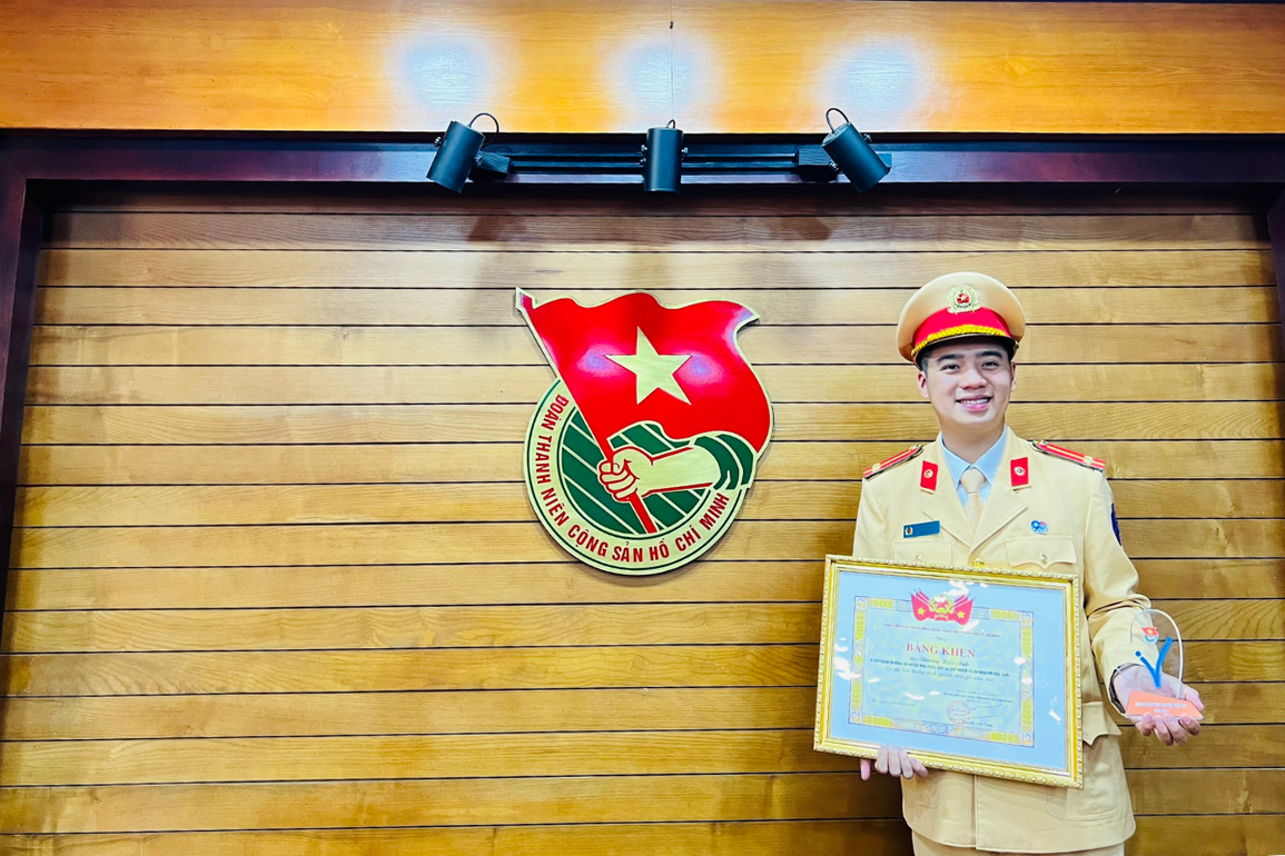 Người chiến sĩ công an Mộc Châu cùng dân nuôi 1.878 em nhỏ - 6 Người chiến sĩ công an Mộc Châu cùng dân nuôi 1.878 em nhỏ - 6