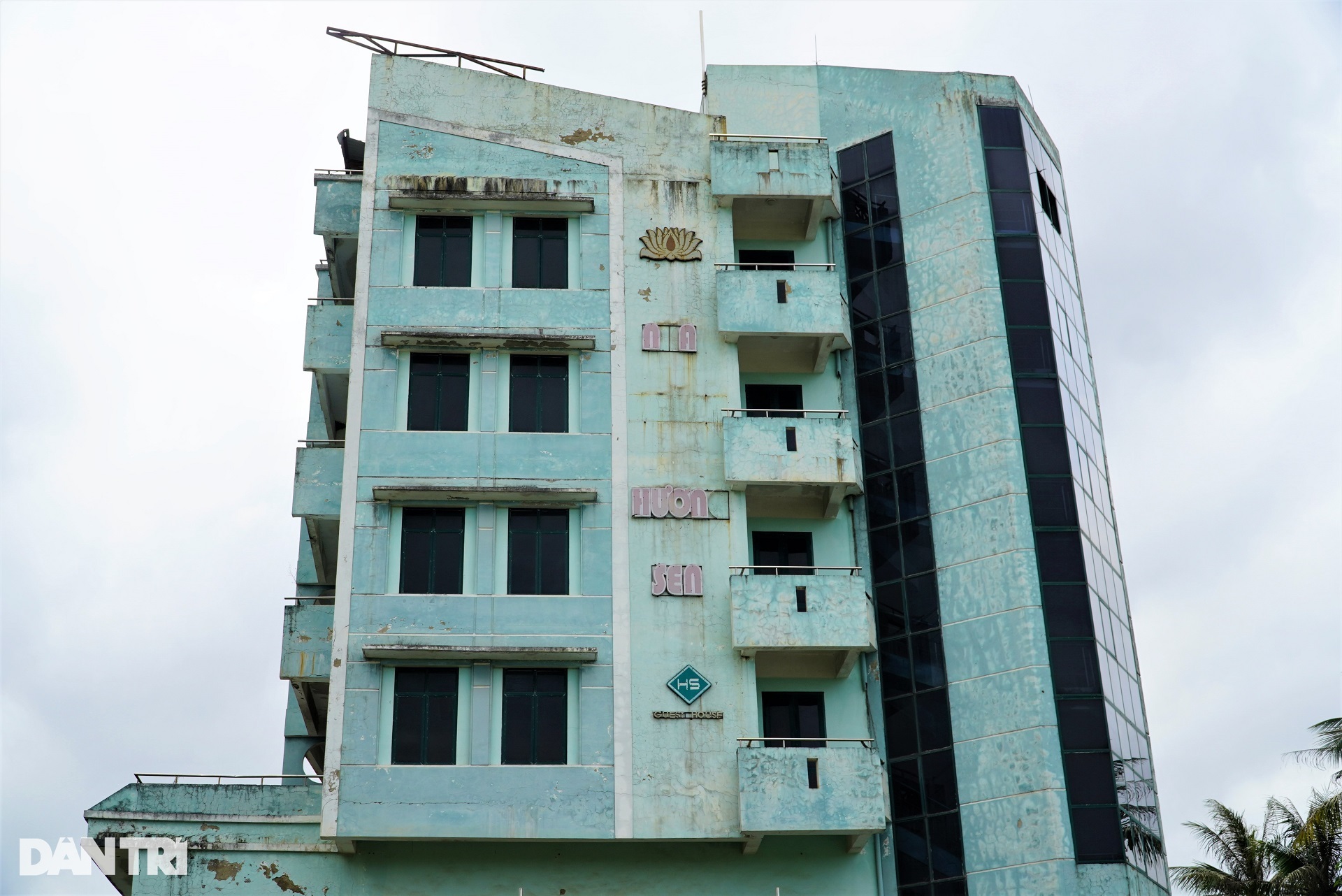Hàng loạt trụ sở, nhà khách bỏ hoang tại các vị trí đất vàng ở Hà Tĩnh - 10 Hàng loạt trụ sở, nhà khách bỏ hoang tại các vị trí đất vàng ở Hà Tĩnh - 10