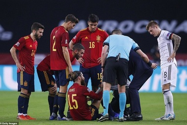 Nhận tin buồn từ Sergio Ramos, Real Madrid khủng hoảng