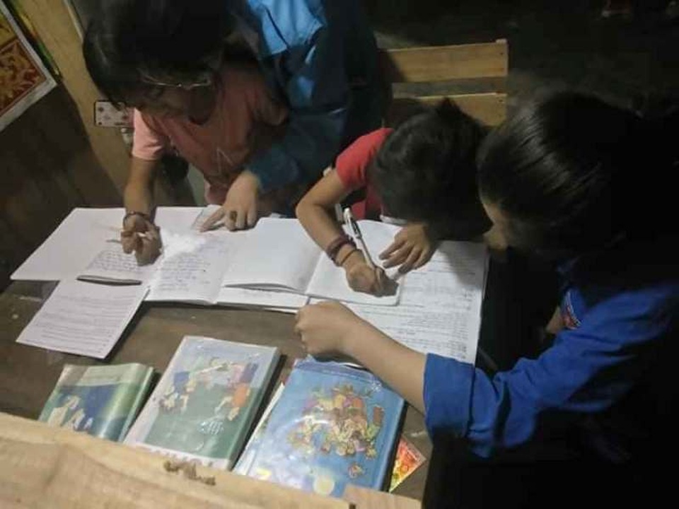 Tiếng kẻng học bài tiếp sức em nhỏ mùa dịch Covid-19 - 2 Tiếng kẻng học bài tiếp sức em nhỏ mùa dịch Covid-19 - 2