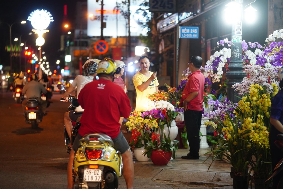 Giao thừa với những người không có tết - 5 Giao thừa với những người không có tết - 5