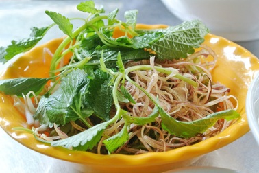 Bất ngờ công dụng chữa bệnh từ rau kinh giới nếu bạn ăn theo cách này