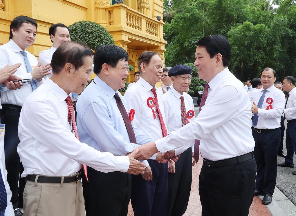 Báo chí phải luôn là người đồng hành tỉnh táo và tin cậy cùng đất nước bước vào kỷ nguyên mới - 4 Báo chí phải luôn là người đồng hành tỉnh táo và tin cậy cùng đất nước bước vào kỷ nguyên mới - 4