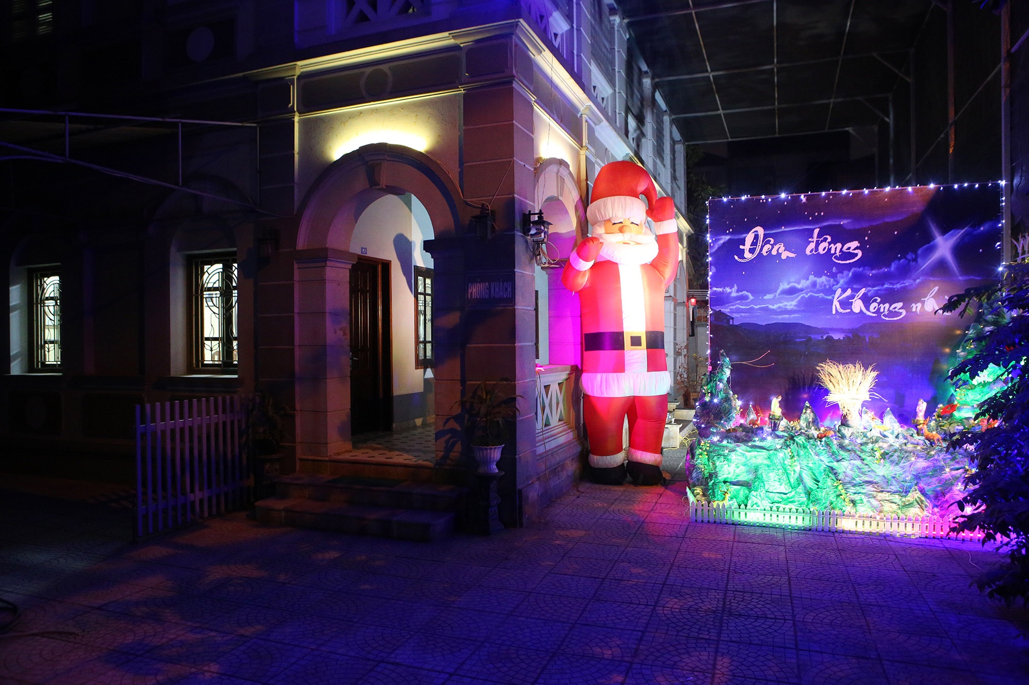 Các nhà thờ tại Hà Nội tỏa sáng lung linh chờ đón Noel 2019 - 2 Các nhà thờ tại Hà Nội tỏa sáng lung linh chờ đón Noel 2019 - 2