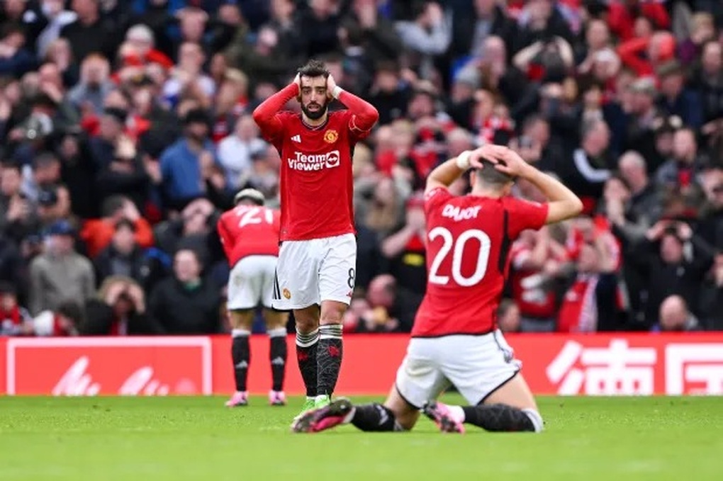 Bruno Fernandes bênh vực Amad Diallo, đòi thay đổi luật bóng đá - 2 Bruno Fernandes bênh vực Amad Diallo, đòi thay đổi luật bóng đá - 2