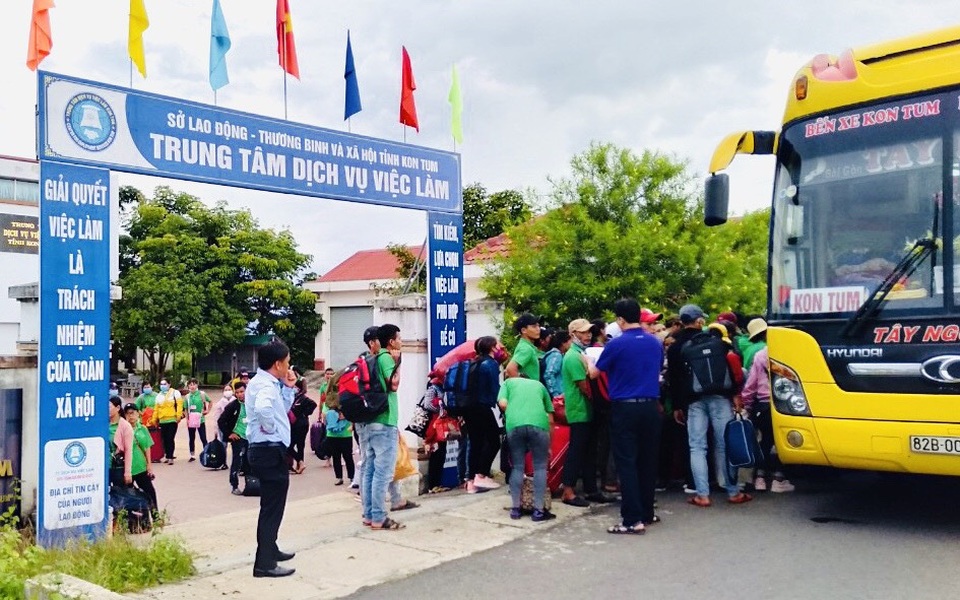 Giúp đỡ cho hàng ngàn thanh niên “vùng khó” có việc làm ổn định - 4 Giúp đỡ cho hàng ngàn thanh niên “vùng khó” có việc làm ổn định - 4