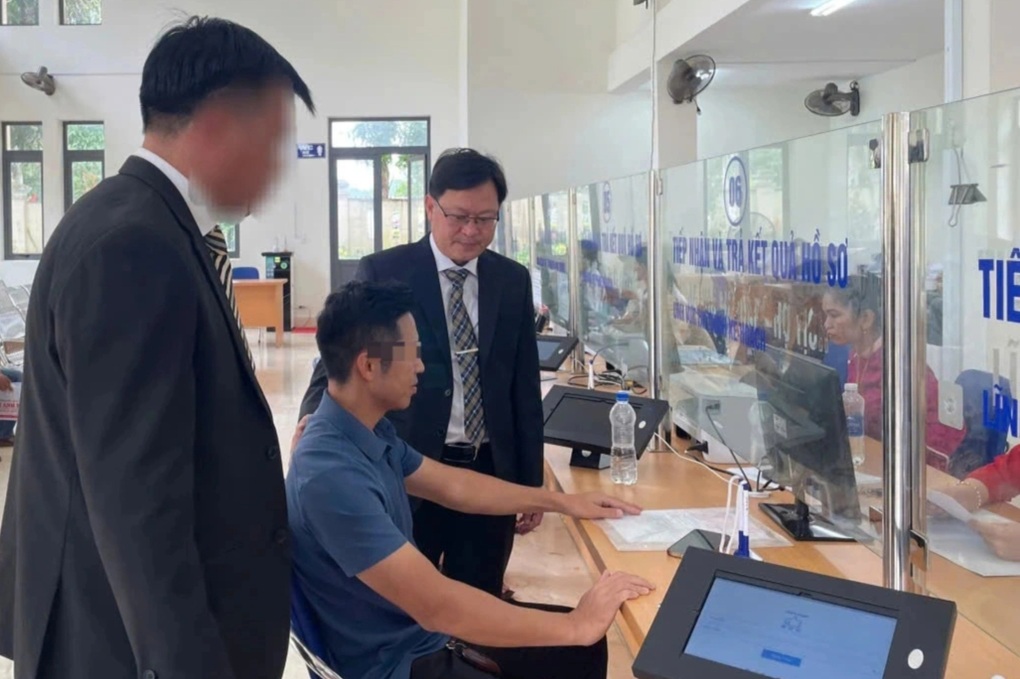 Lời chào cuối của chủ tịch xã tử nạn khi điều tiết giao thông - 2 Lời chào cuối của chủ tịch xã tử nạn khi điều tiết giao thông - 2