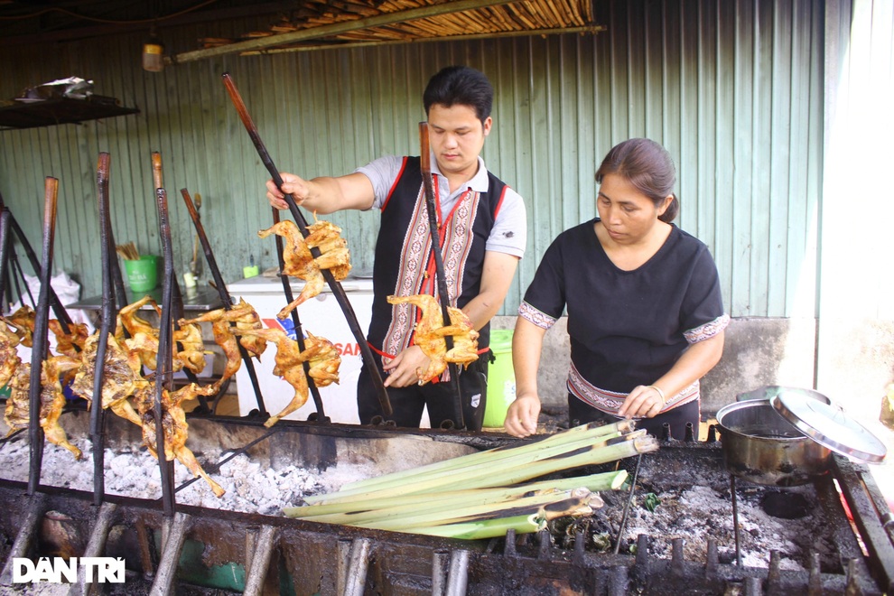 Gà nướng sa lửa, cơm lam, chuyện từ nương rẫy thành ẩm thực Tây Nguyên - 1