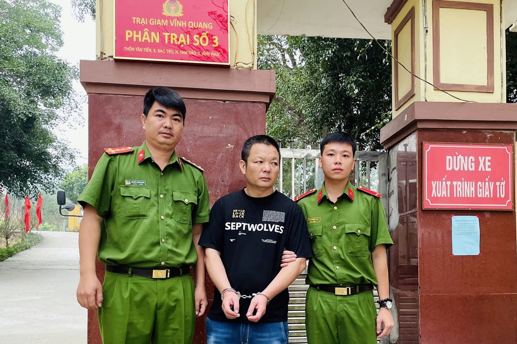 Công an lý giải việc bắt người vừa được trả tự do ngay trước cổng trại giam - 1