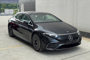 Xe sang chạy điện Mercedes-Benz EQS mất giá 2,4 tỷ sau chỉ 1.500km lăn bánh