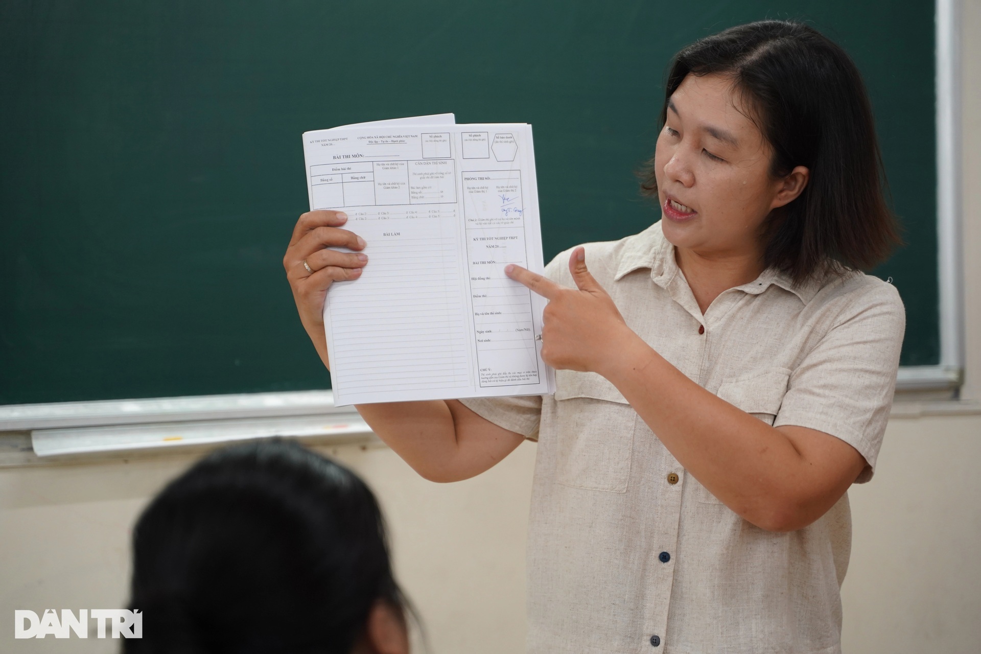 Près de 98 000 candidats à Hô-Chi-Minh-Ville participent à la répétition de l'examen de fin d'études secondaires de 2025 - 10 Gần 98.000 sĩ tử TPHCM bước vào cuộc tổng duyệt thi tốt nghiệp THPT 2025 - 10