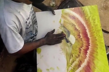 Nghệ sĩ vẽ tranh tuyệt đẹp bằng ngón tay khiến nhiều người thán phục