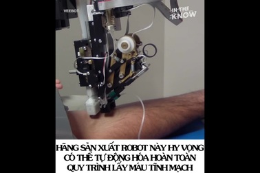 Xem robot lấy mẫu máu chuyên nghiệp như bác sĩ chỉ trong 1 phút!