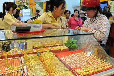 600 tiệm vàng không đạt chuẩn: Dân nông thôn biết mua ở đâu an toàn?