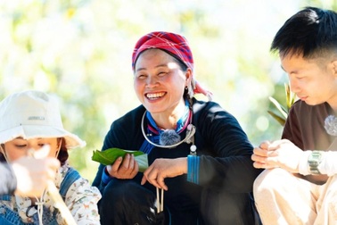 Người phụ nữ Vàng Thị Thông là ai mà bỗng dưng gây sốt mạng?