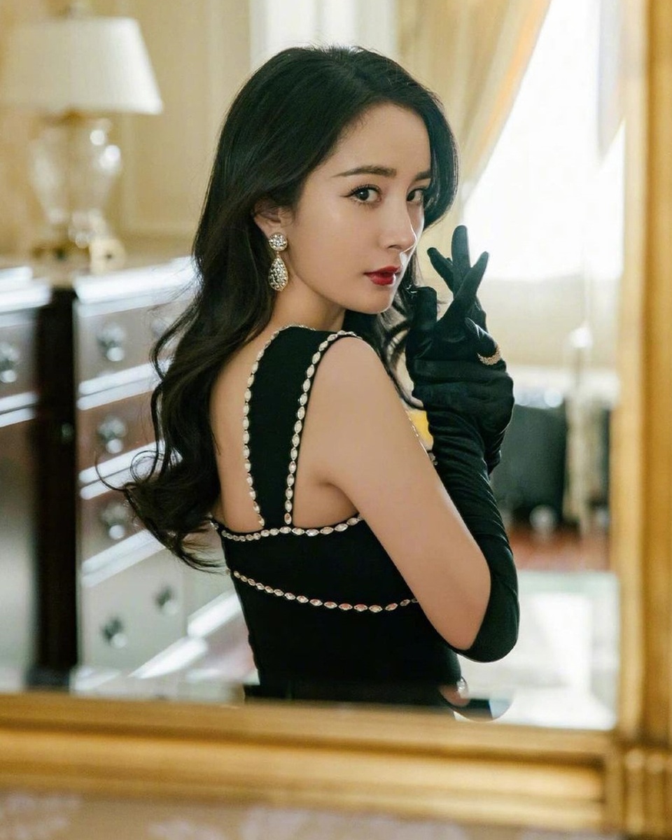 Lý do Dương Mịch quyết hò hẹn bí mật với phi công trẻ - 5 Lý do Dương Mịch quyết hò hẹn bí mật với phi công trẻ - 5