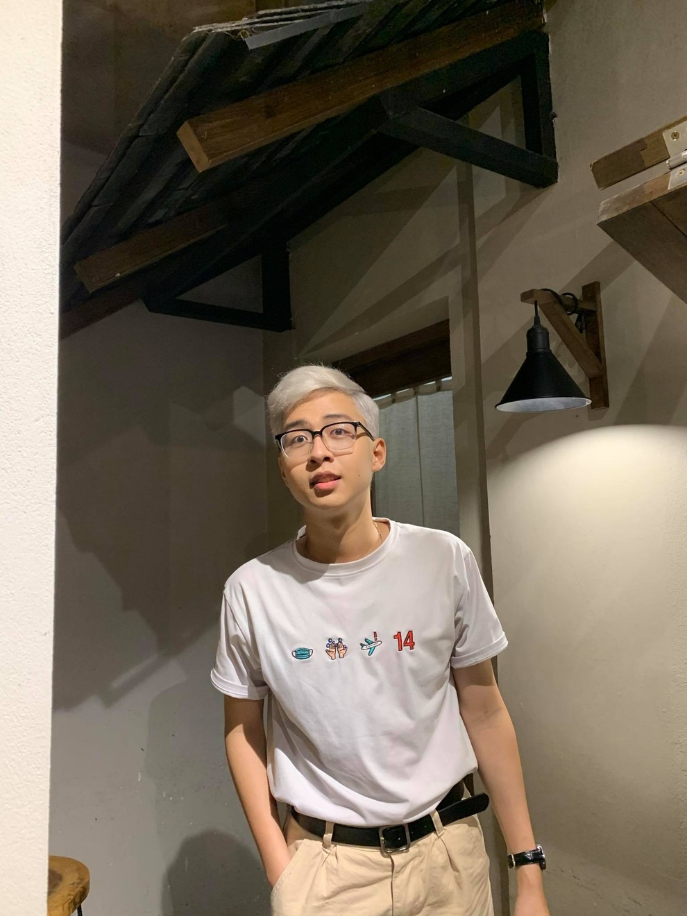 Chêm tiếng Anh trong giao tiếp có làm mất đi sự trong sáng của tiếng Việt? - 4 Chêm tiếng Anh trong giao tiếp có làm mất đi sự trong sáng của tiếng Việt? - 4