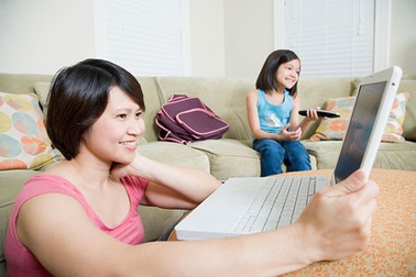 Người Việt Nam dùng Internet nhiều hơn nghe đài, đọc báo in