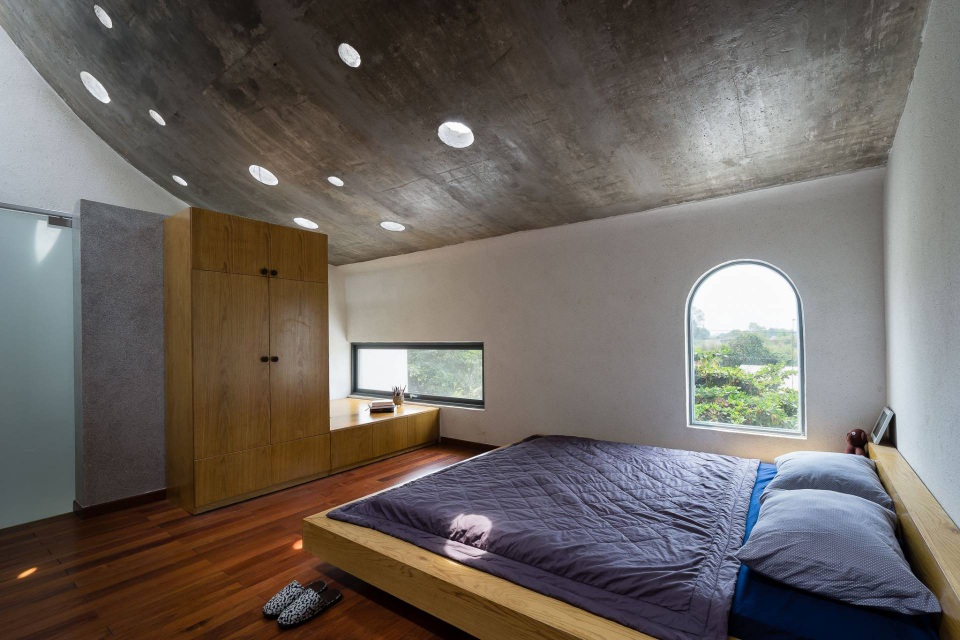 Bất ngờ “nhà chồng nhà” với kiến trúc giao thoa độc đáo ở Bình Dương - 12