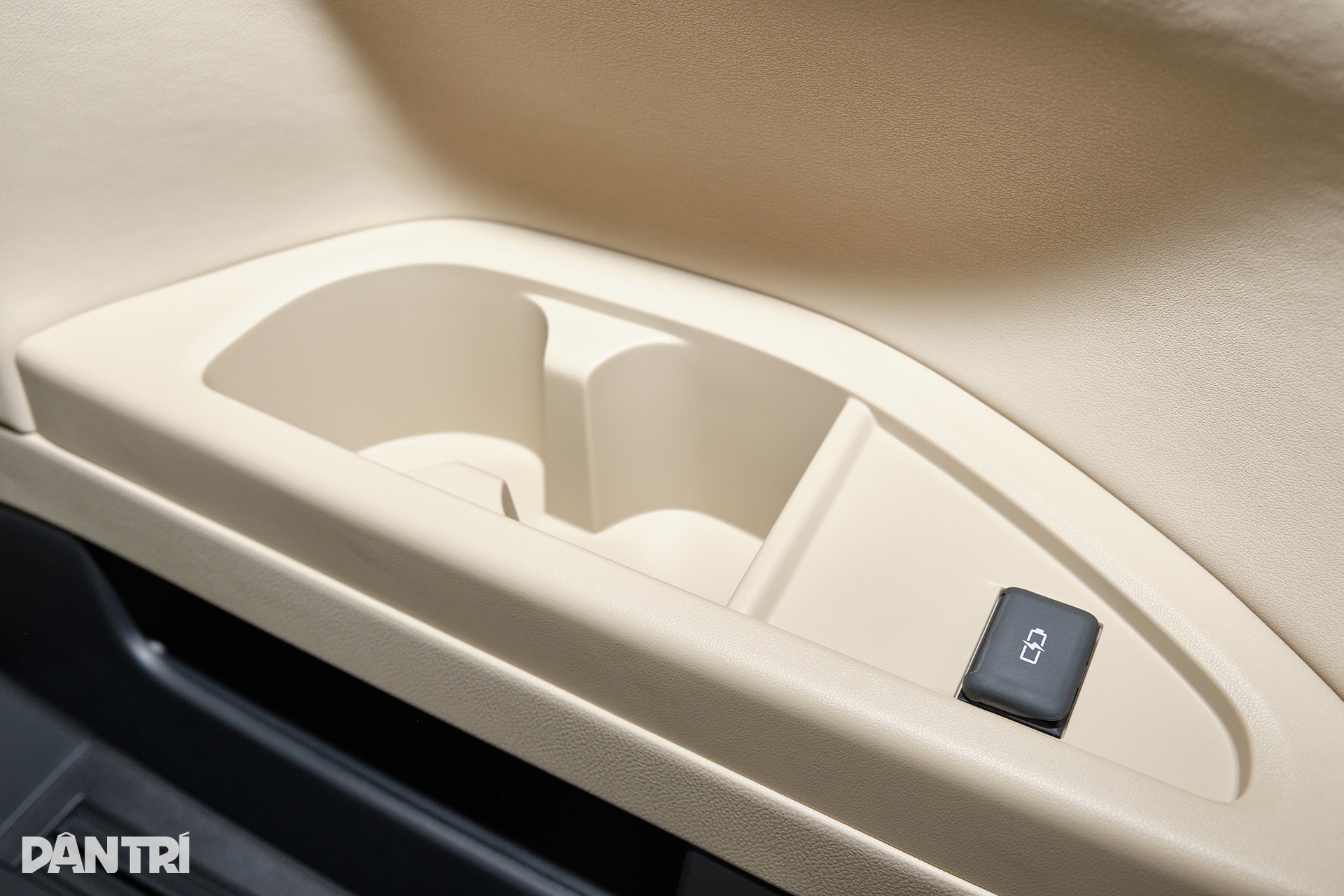 Khám phá Toyota Alphard mới, có gì để xứng danh chuyên cơ mặt đất? - 32 Khám phá Toyota Alphard mới, có gì để xứng danh chuyên cơ mặt đất? - 32