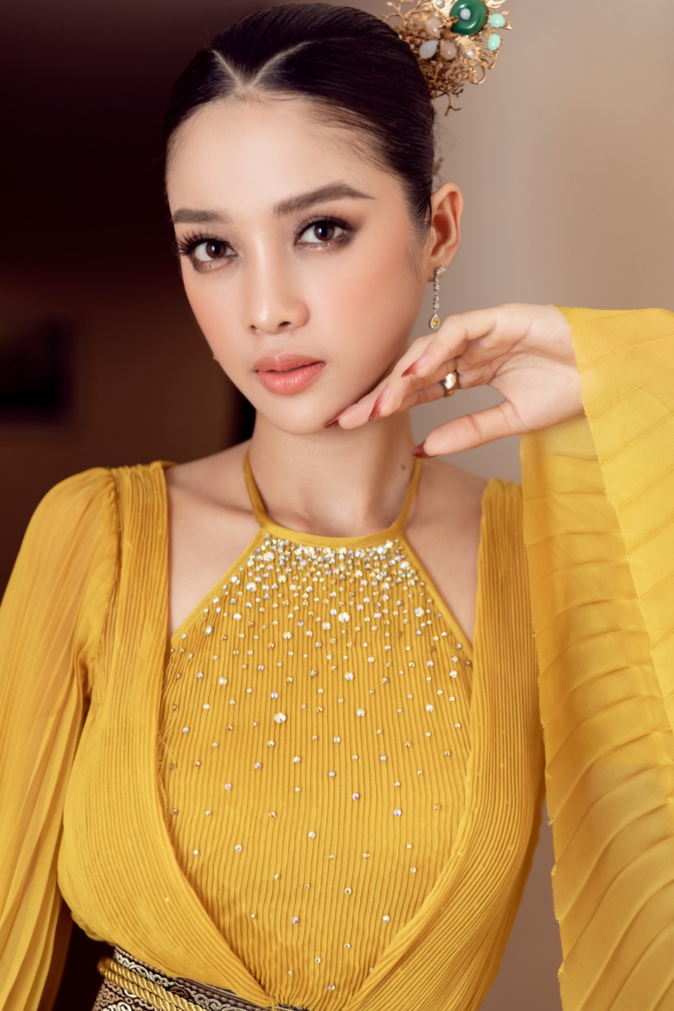 Soi nhan sắc hai người đẹp vào vai Thúy Kiều trên màn ảnh rộng - 5 Soi nhan sắc hai người đẹp vào vai Thúy Kiều trên màn ảnh rộng - 5