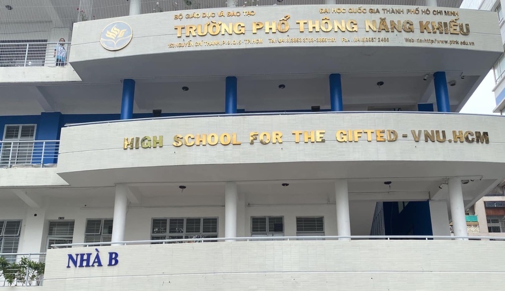 Trường công lập đầu tiên chính thức được tổ chức thi dự bị đại học Mỹ - 1 Trường công lập đầu tiên chính thức được tổ chức thi dự bị đại học Mỹ - 1