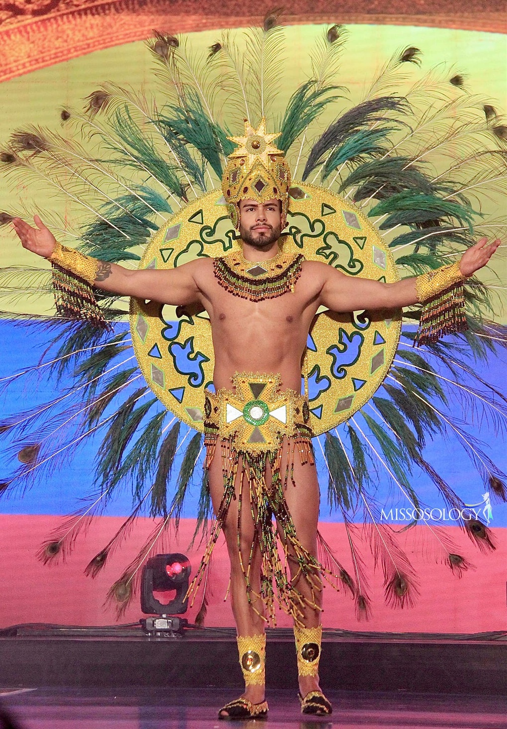 Loạt trang phục kiệm vải gây tranh cãi của thí sinh Nam vương Toàn cầu 2022 - 6