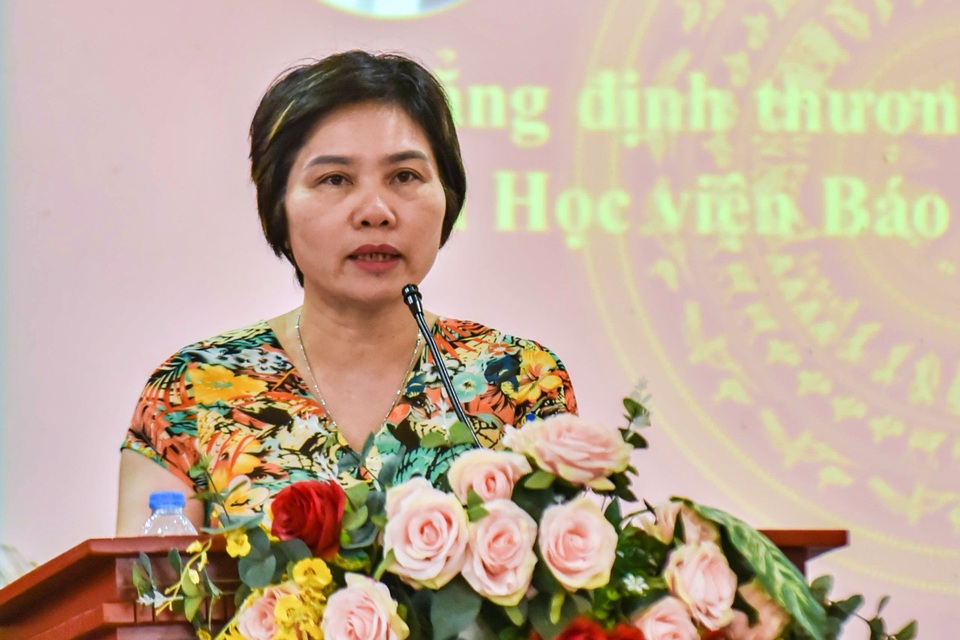 Có những nhà báo vì tiền, quyền mà đánh hội đồng và cứu hội đồng - 4 Có những nhà báo vì tiền, quyền mà đánh hội đồng và cứu hội đồng - 4