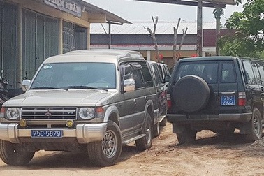 Bí thư Thừa Thiên - Huế lên tiếng vụ hàng chục xe biển xanh đến đám cưới