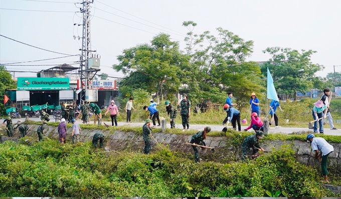 Ra quân hưởng ứng Ngày Chủ nhật xanh tại thị xã Hương Thuỷ, tỉnh Thừa Thiên Huế