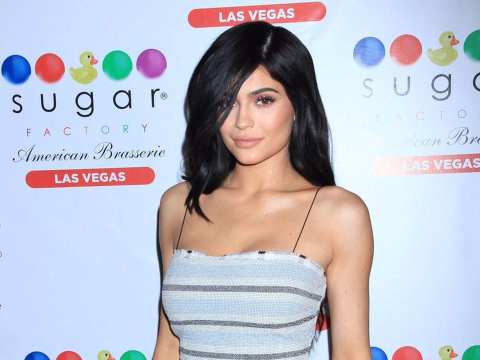 Nhìn lại chặng đường đã qua của “tỷ phú bị phế truất” Kylie Jenner - 16 Nhìn lại chặng đường đã qua của “tỷ phú bị phế truất” Kylie Jenner - 16