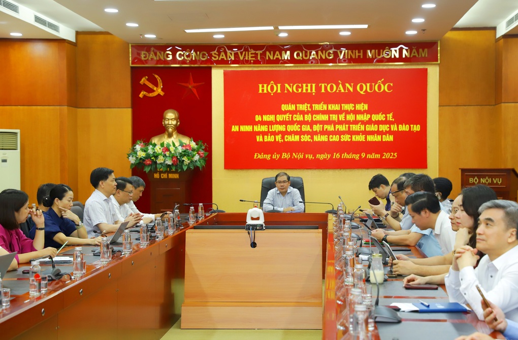 Bộ Nội vụ quán triệt triển khai 4 nghị quyết của Bộ Chính trị - 2