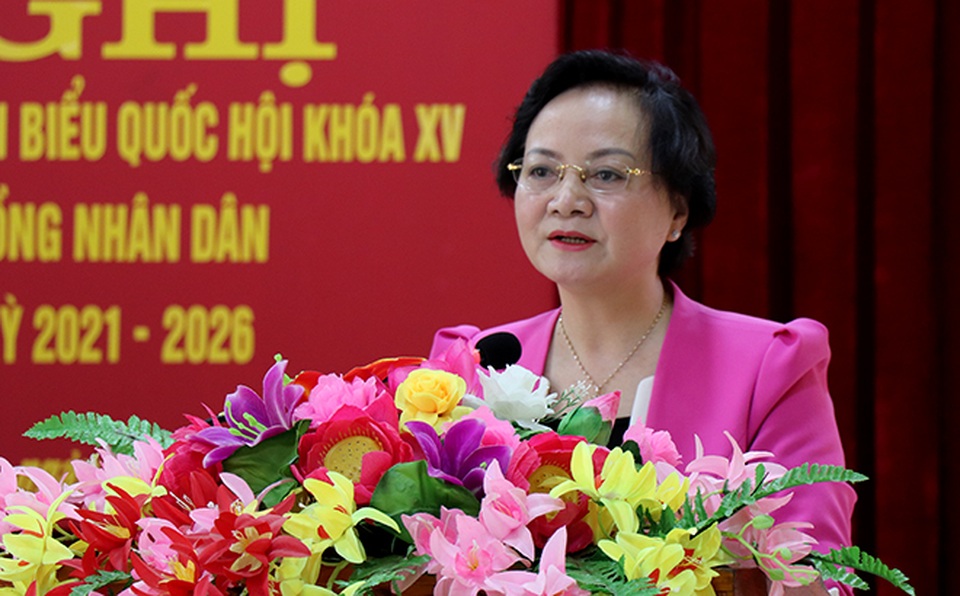 Rà soát tổng thể quy định về kéo dài thời gian công tác của cán bộ - 1 Rà soát tổng thể quy định về kéo dài thời gian công tác của cán bộ - 1