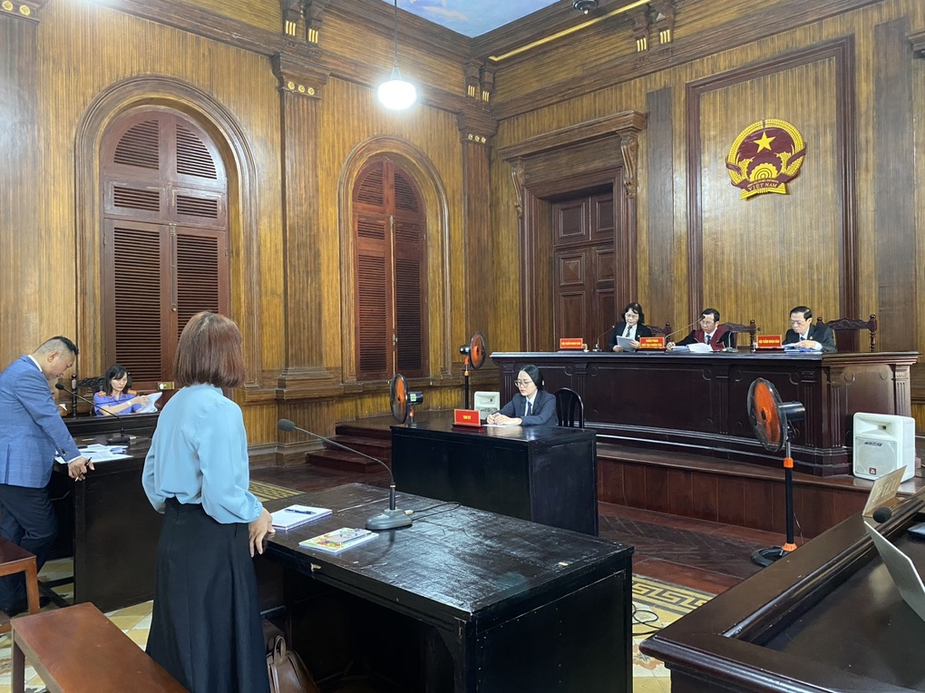 Siêu mẫu Ngọc Thúy được chia đôi khối tài sản tranh chấp với đại gia - 1 Siêu mẫu Ngọc Thúy được chia đôi khối tài sản tranh chấp với đại gia - 1