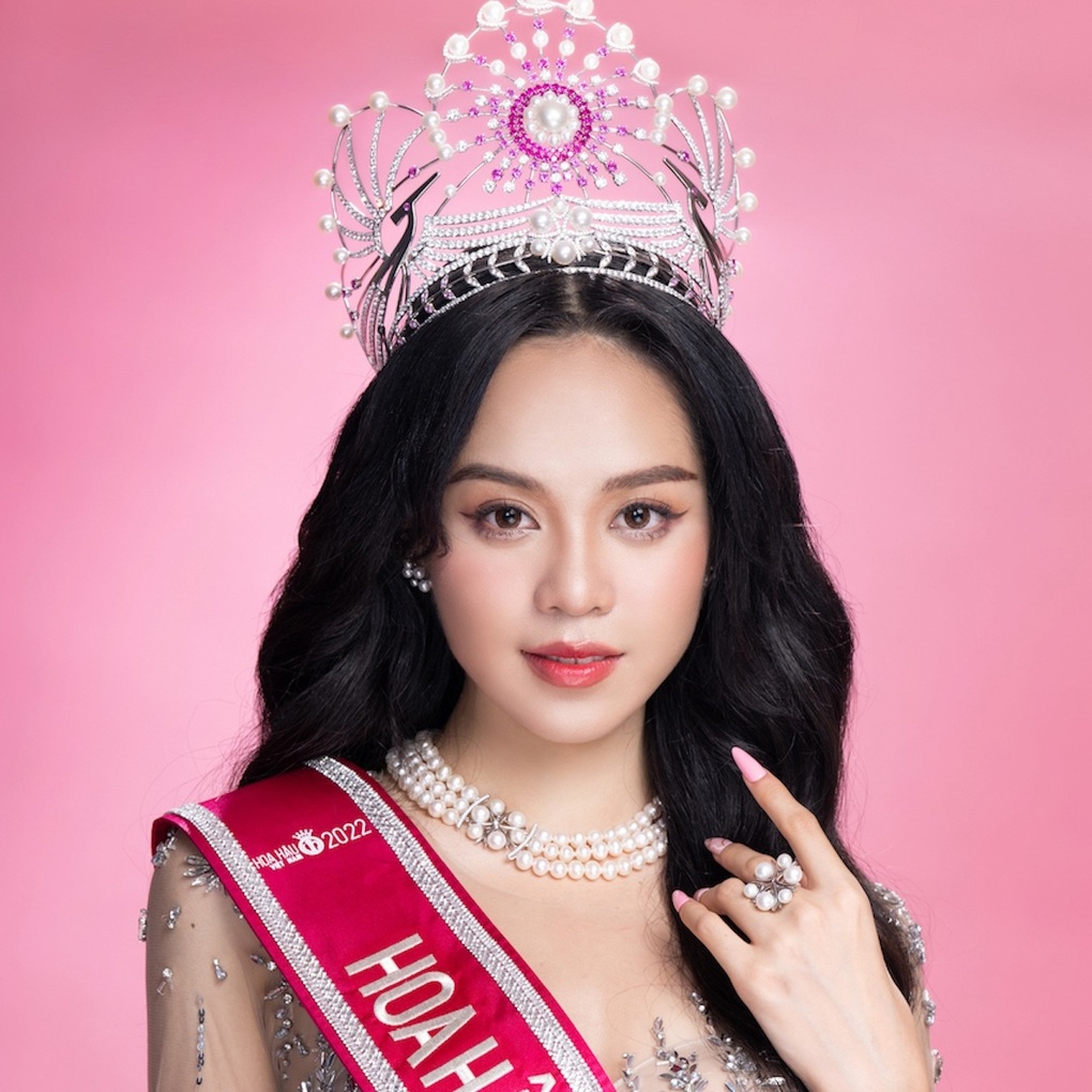 Chân dung những hoa hậu Việt lột xác ngỡ ngàng sau đăng quang - 11 Chân dung những hoa hậu Việt lột xác ngỡ ngàng sau đăng quang - 11