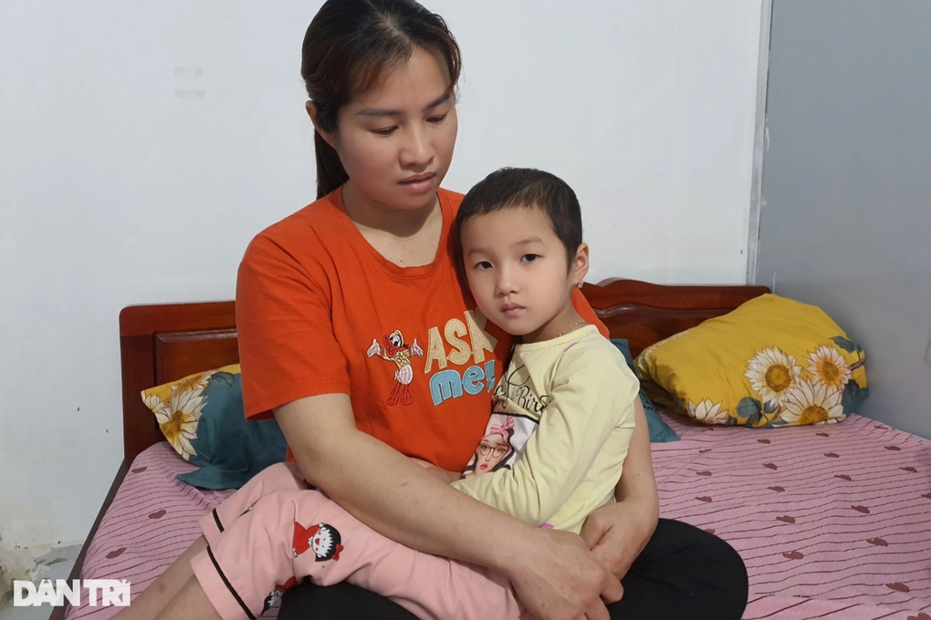 Em đang chờ bố nó về quê vay tiền để cho con bé nhập viện - 6 Em đang chờ bố nó về quê vay tiền để cho con bé nhập viện - 6