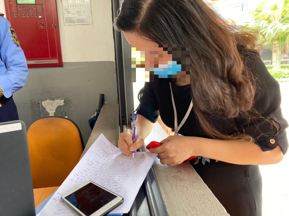 Lùm xùm học phí online Trường Quốc tế Singapore: Phụ huynh lại phản đối - 2 Lùm xùm học phí online Trường Quốc tế Singapore: Phụ huynh lại phản đối - 2