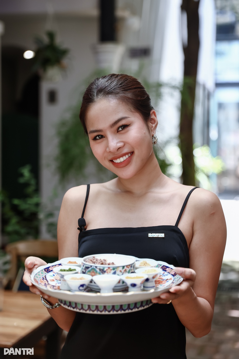 Cơm tiến vua ở khu nhà giàu TPHCM, mỗi ngày chỉ phục vụ 4 suất - 5