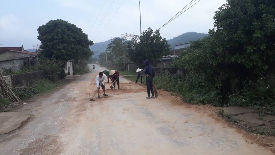 Nghệ An: Rầm rộ khai thác đất trái phép giữa thanh thiên bạch nhật! - 13 Nghệ An: Rầm rộ khai thác đất trái phép giữa thanh thiên bạch nhật! - 13