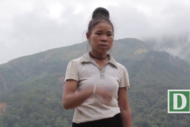 Cơn lũ quét như con mãnh thú, chồm xuống cuống phăng mọi thứ