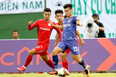 Dàn tuyển thủ quốc gia so tài ở tứ kết cúp quốc gia