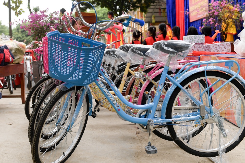 Những chiếc xe đạp trong mơ tới tay học sinh nghèo vượt khó vùng cao - 7 Những chiếc xe đạp trong mơ tới tay học sinh nghèo vượt khó vùng cao - 7