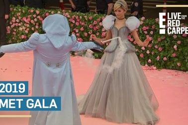 Zendaya hóa thành Lọ Lem