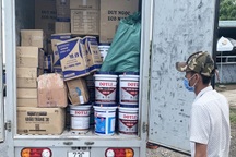 Phát hiện xe tải chở nhiều thùng thuốc tây, khẩu trang y tế không giấy tờ