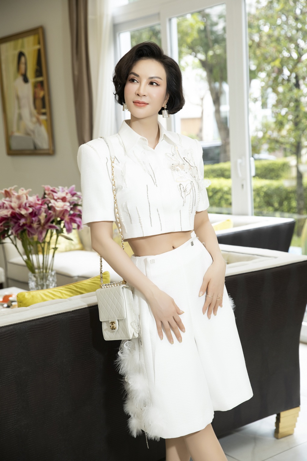Nữ hoàng ảnh lịch Thanh Mai quyến rũ với trang phục khoét eo, xẻ ngực - 3 Nữ hoàng ảnh lịch Thanh Mai quyến rũ với trang phục khoét eo, xẻ ngực - 3
