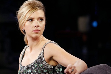 Nữ diễn viên Scarlett Johansson lo sợ sẽ trở thành “công nương Diana thứ hai”