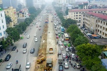 Công trường xén dải phân cách, mở rộng đường đẹp nhất Việt Nam