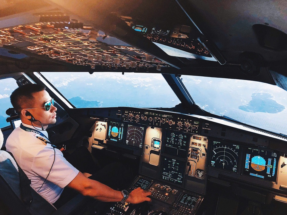 Những chuyến bay thi gan trong cơn bão và quyết định thót tim của cơ trưởng - 3